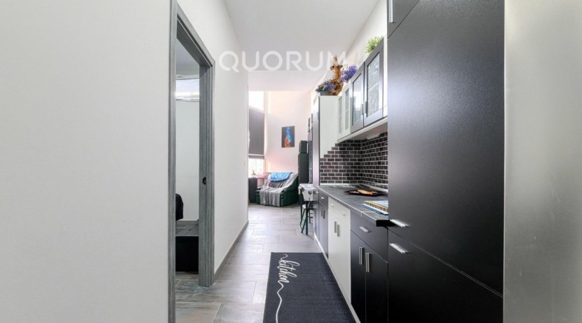Precioso Local Habilitado Como Vivienda (Sin Cédula de Habitabilidad) Reformado De 2 Dormitorios Con Ascensor En Zona Urbi
