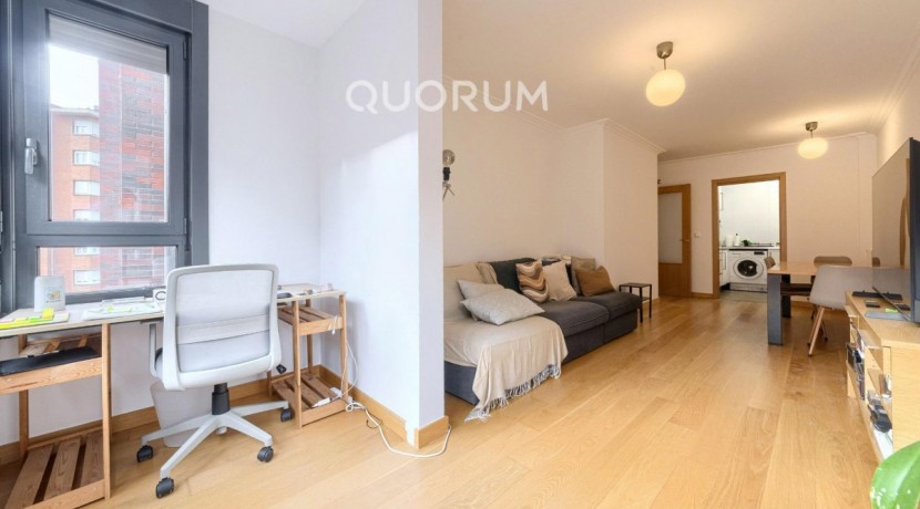 Precioso Piso Seminuevo De 1 Dormitorio Con Ascensor Cota Cero y Garaje y Trastero Incluido En Zona Miribilla