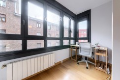 Precioso Piso Seminuevo De 1 Dormitorio Con Ascensor Cota Cero y Garaje y Trastero Incluido En Zona Miribilla