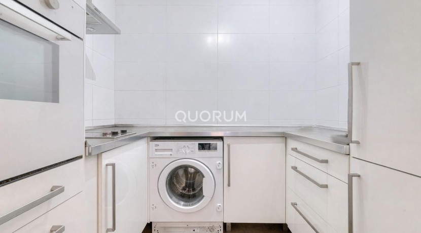 Precioso Piso Seminuevo De 1 Dormitorio Con Ascensor Cota Cero y Garaje y Trastero Incluido En Zona Miribilla