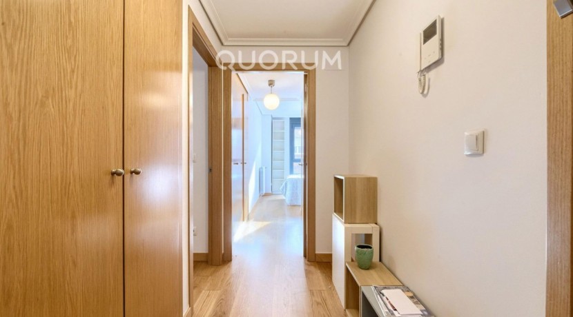 Precioso Piso Seminuevo De 1 Dormitorio Con Ascensor Cota Cero y Garaje y Trastero Incluido En Zona Miribilla