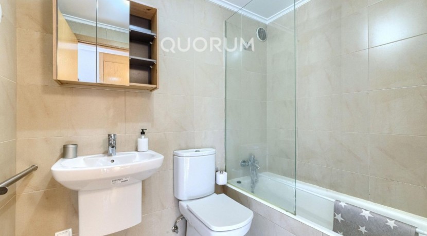 Precioso Piso Seminuevo De 1 Dormitorio Con Ascensor Cota Cero y Garaje y Trastero Incluido En Zona Miribilla