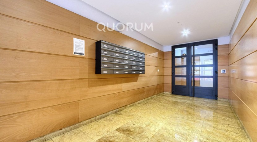 Precioso Piso Seminuevo De 1 Dormitorio Con Ascensor Cota Cero y Garaje y Trastero Incluido En Zona Miribilla