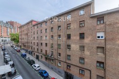 Precioso Piso Seminuevo De 1 Dormitorio Con Ascensor Cota Cero y Garaje y Trastero Incluido En Zona Miribilla