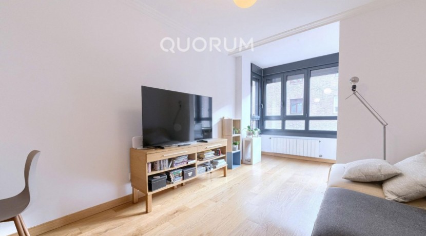 Precioso Piso Seminuevo De 1 Dormitorio Con Ascensor Cota Cero y Garaje y Trastero Incluido En Zona Miribilla