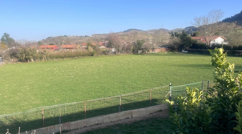 Se venda casa con terreno en el barrio de Triano (Abanto-Zierbena)