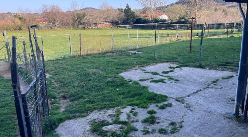 Se venda casa con terreno en el barrio de Triano (Abanto-Zierbena)