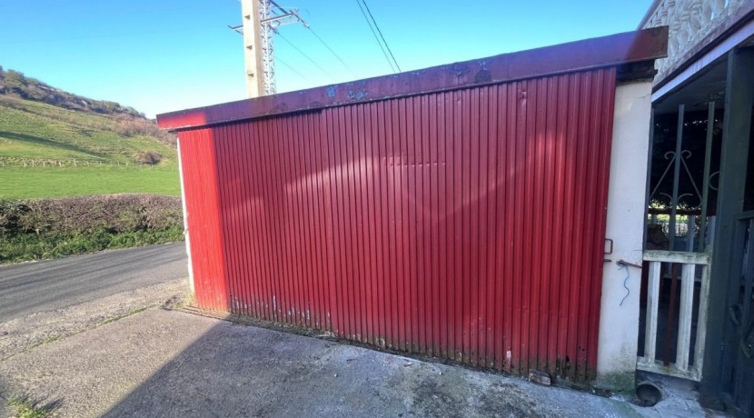 Se venda casa con terreno en el barrio de Triano (Abanto-Zierbena)