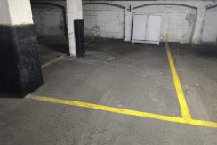 Se Vende En Exclusiva Parcela  Para Coche Mediano