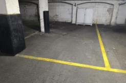 Se Vende En Exclusiva Parcela  Para Coche Mediano