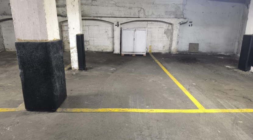 Se Vende En Exclusiva Parcela Para Coche Mediano