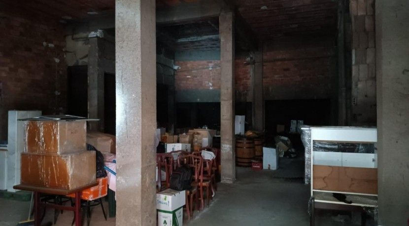 Se Vende Local Comercial En Portugalete zona repelega De 190 m2 Aprox.