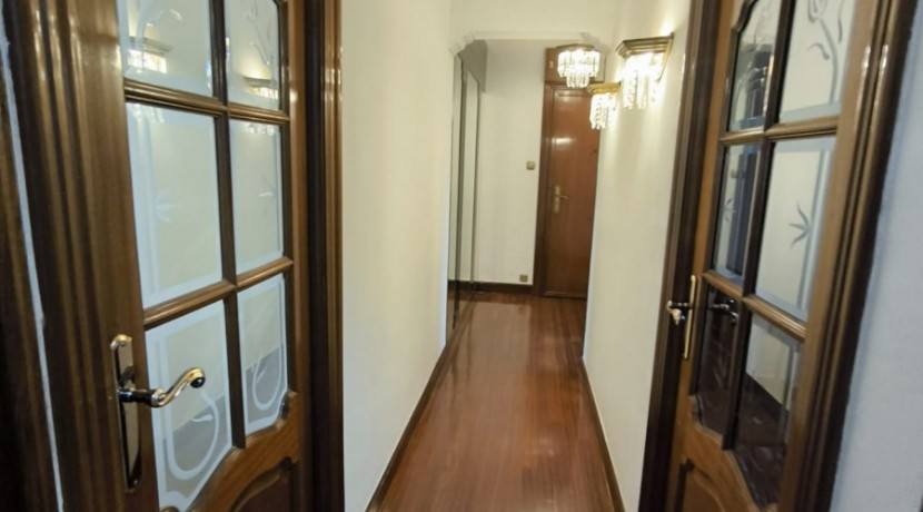 Se Vende Preciosa Vivienda Para Entrar A Vivir En Lutxana Con 2 Habitaciones Balcon  Ascensor Con Opcion A Parcela De Garaje