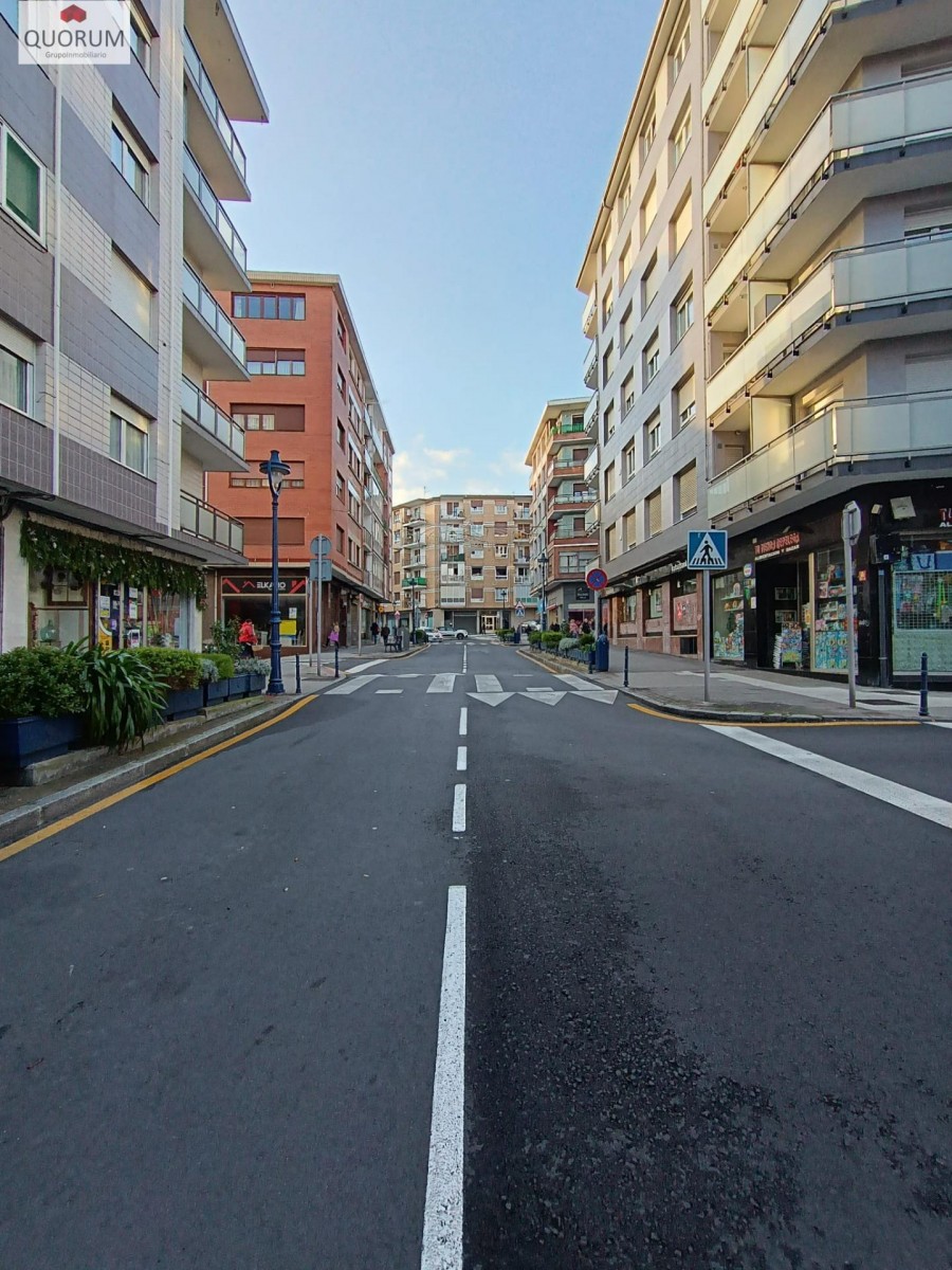 Se Vende Local Comercial en Portugalete Zona Repelega De 85 m2.