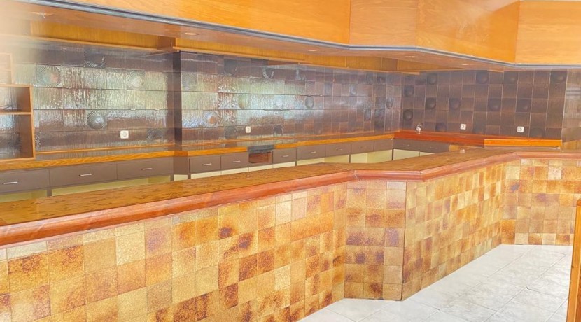 Amplio Local Comercial En Leioa