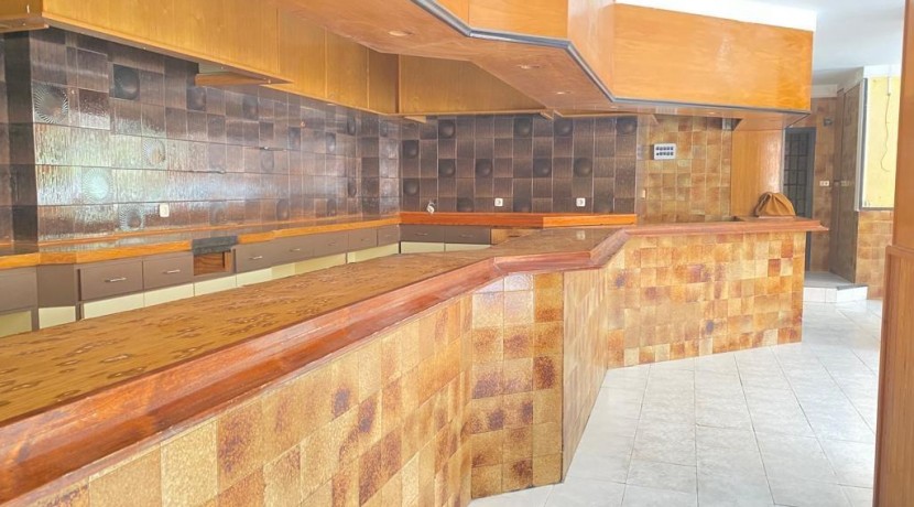 Amplio Local Comercial En Leioa