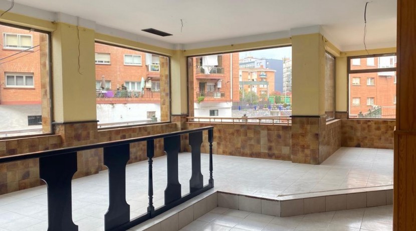Amplio Local Comercial En Leioa