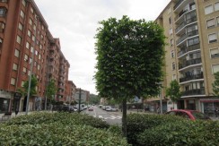 Amplio Local Comercial En Zona Céntrica