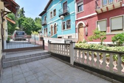 Casa Adosada De 4 Plantas En Basurto