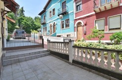Casa Adosada De 4 Plantas En Basurto
