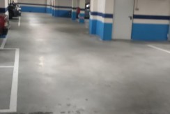 Céntrica Parcela De Garaje Con Trastero Para Coche Grande