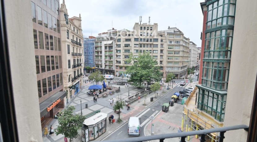 Espectacular Vivienda En Rotonda En El Ensanche