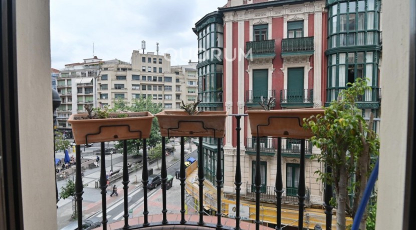 Espectacular Vivienda En Rotonda En El Ensanche