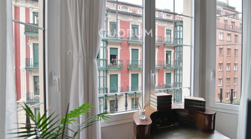 Espectacular Vivienda En Rotonda En El Ensanche