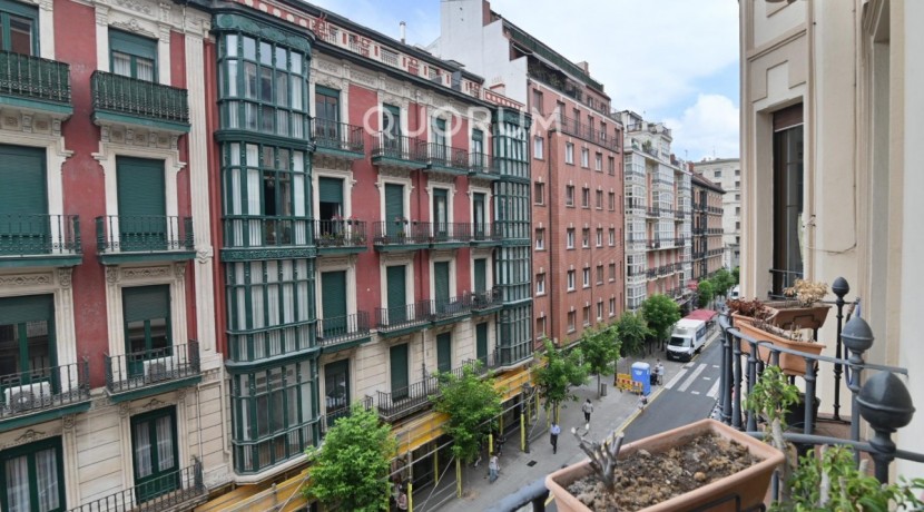 Espectacular Vivienda En Rotonda En El Ensanche