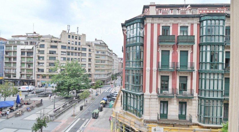 Espectacular Vivienda En Rotonda En El Ensanche