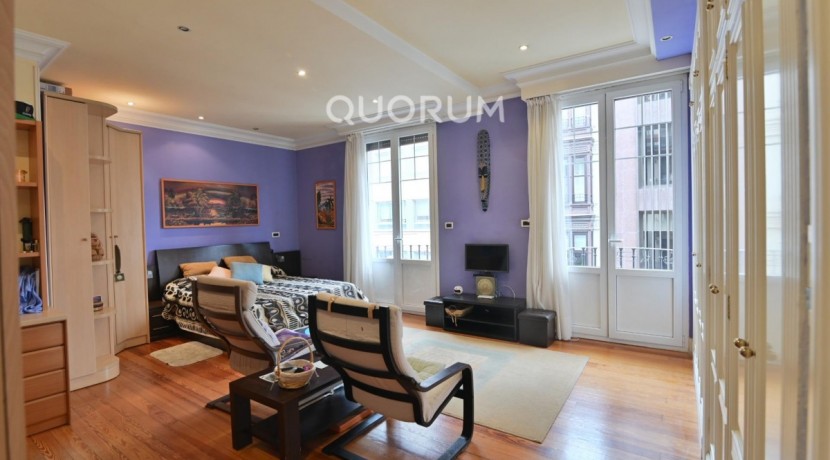 Espectacular Vivienda En Rotonda En El Ensanche