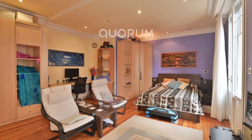 Espectacular Vivienda En Rotonda En El Ensanche
