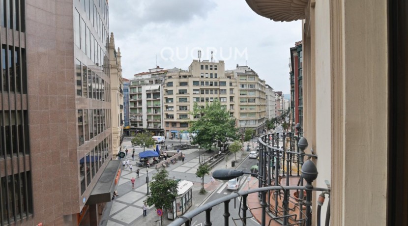 Espectacular Vivienda En Rotonda En El Ensanche