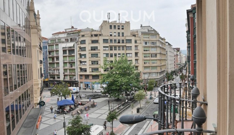 Espectacular Vivienda En Rotonda En El Ensanche