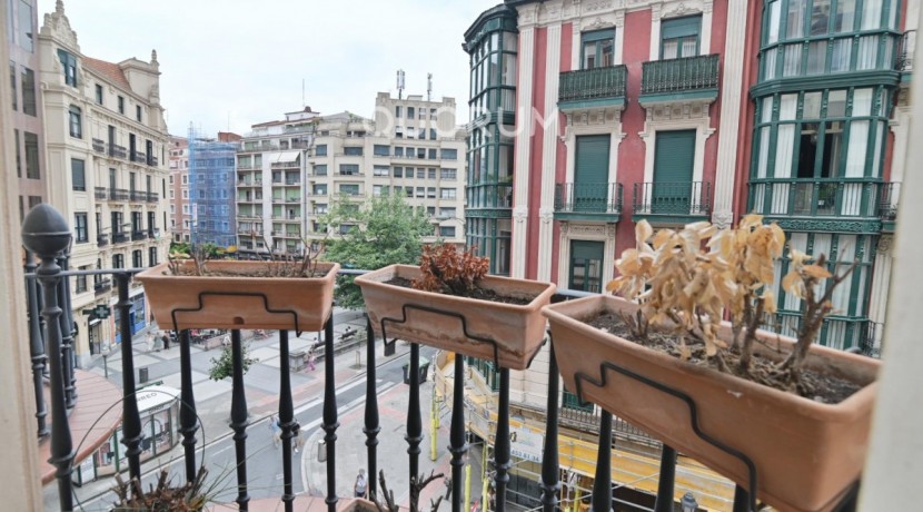Espectacular Vivienda En Rotonda En El Ensanche