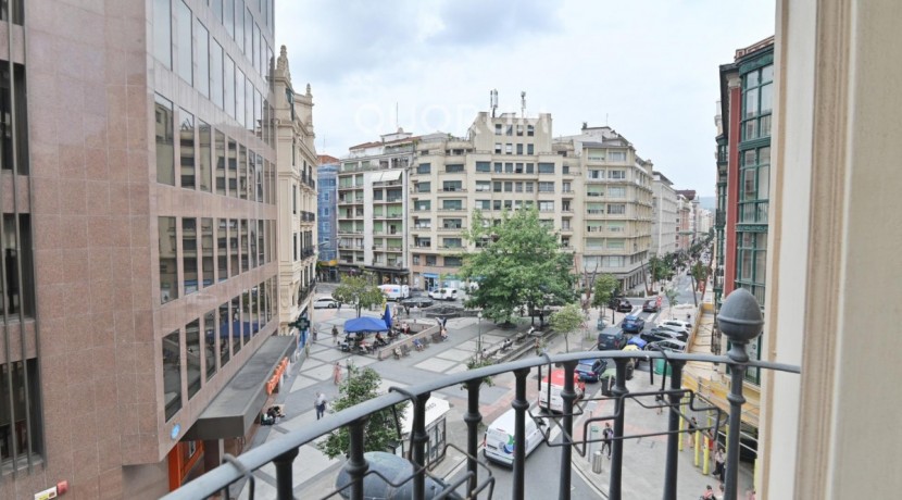 Espectacular Vivienda En Rotonda En El Ensanche