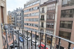 Espectacular Vivienda En Rotonda En El Ensanche