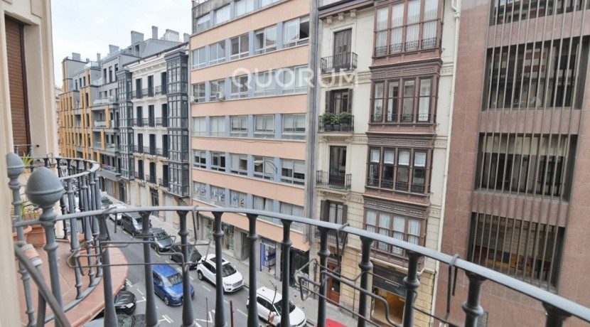 Espectacular Vivienda En Rotonda En El Ensanche