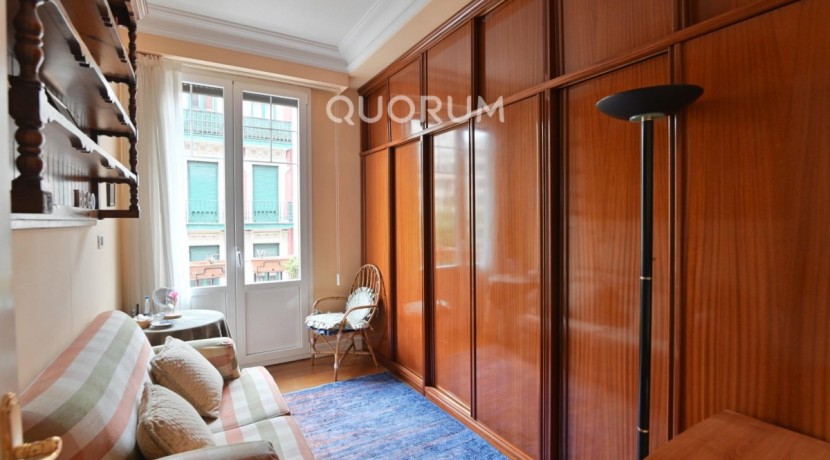 Espectacular Vivienda En Rotonda En El Ensanche