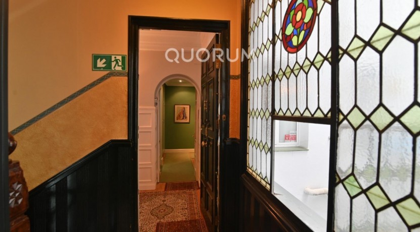 Espectacular Vivienda En Rotonda En El Ensanche