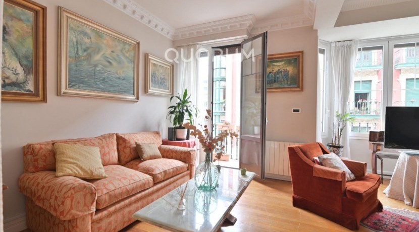Espectacular Vivienda En Rotonda En El Ensanche
