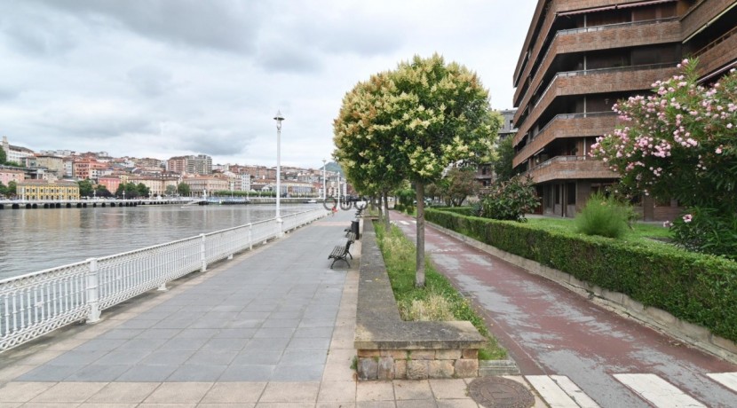 Garajes En El Muelle De Las Arenas