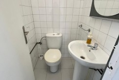 Local Comercial En Buen Estado Con Amplio Escaparate En Zona Ayuntamiento