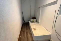 Local Comercial En Buen Estado Con Amplio Escaparate En Zona Ayuntamiento