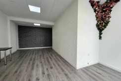 Local Comercial En Buen Estado Con Amplio Escaparate En Zona Ayuntamiento