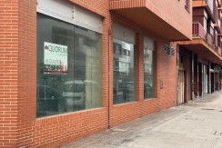 Magnífico Local En El Centro De Las Arenas.