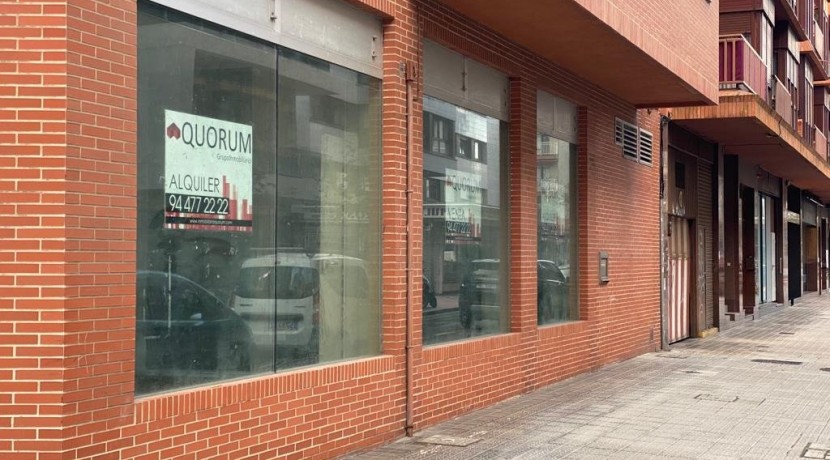 Magnífico Local En El Centro De Las Arenas.