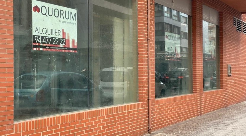 Magnífico Local En El Centro De Las Arenas.