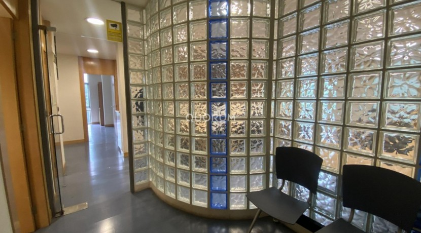 OFICINA EN VENTA EN EDIFICIO GOBELAS
