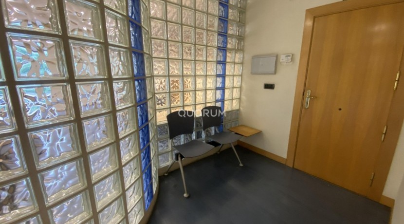 OFICINA EN VENTA EN EDIFICIO GOBELAS
